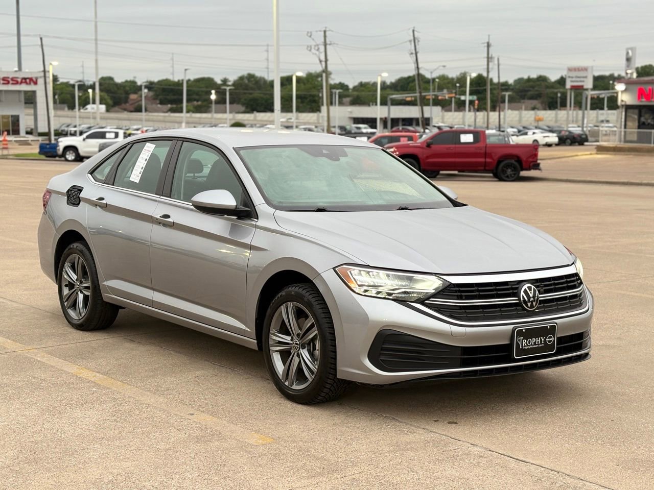 Used 2024 Volkswagen Jetta SE FWD image 6