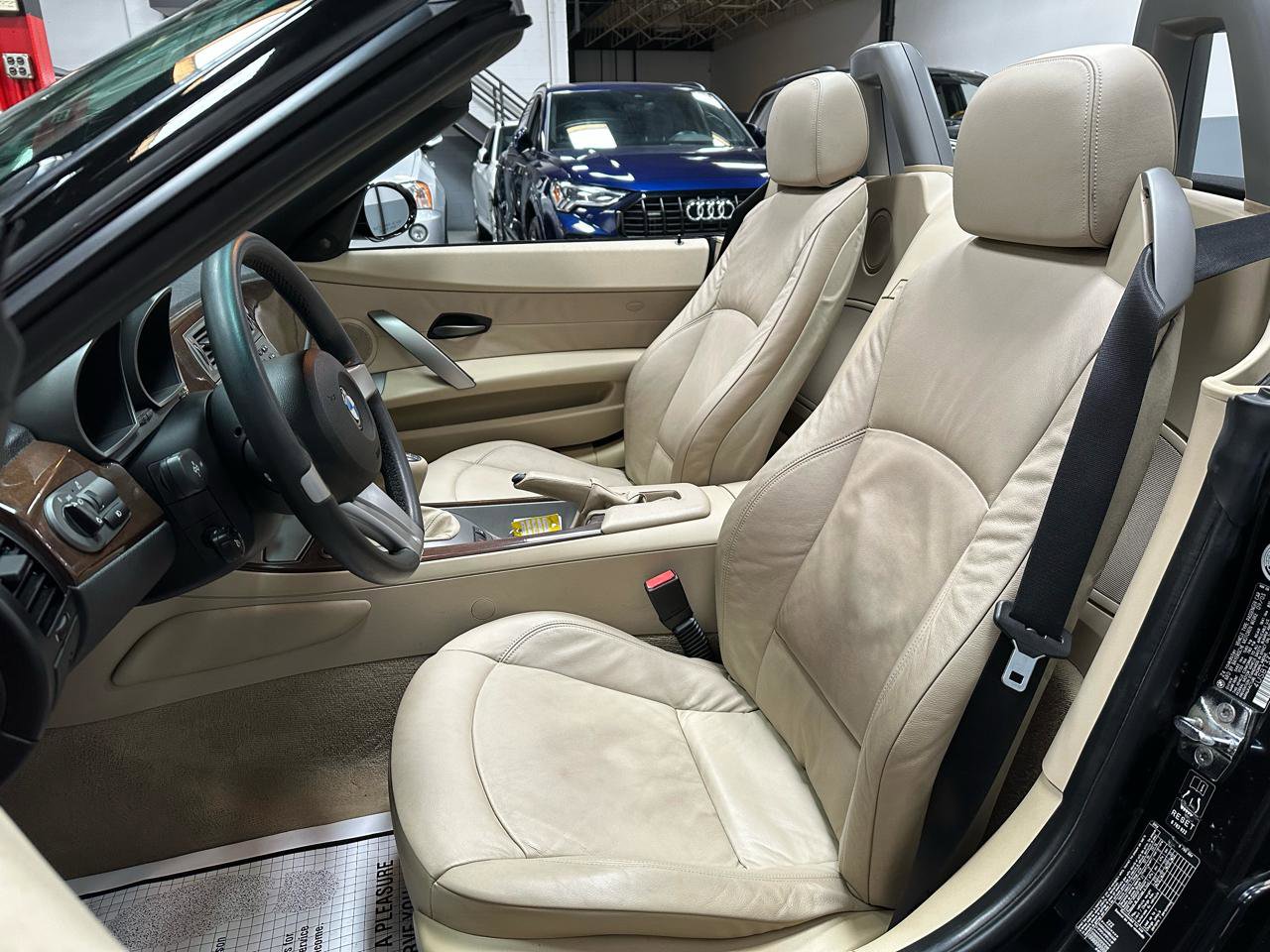 Used 2003 BMW Z4 2.5i image 14