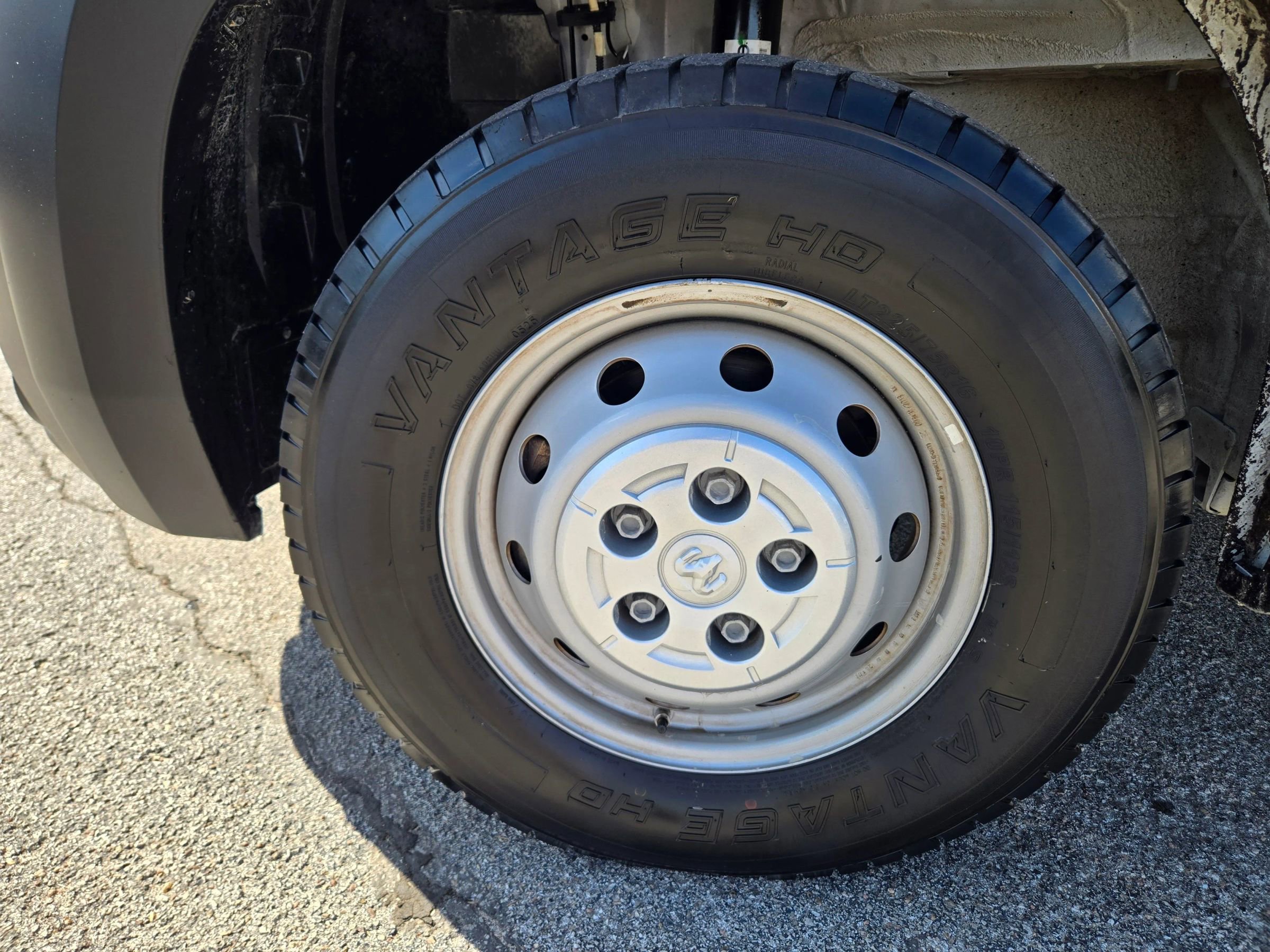 Used 2023 RAM ProMaster 3500 w/ Lane Management Group FWD image 14