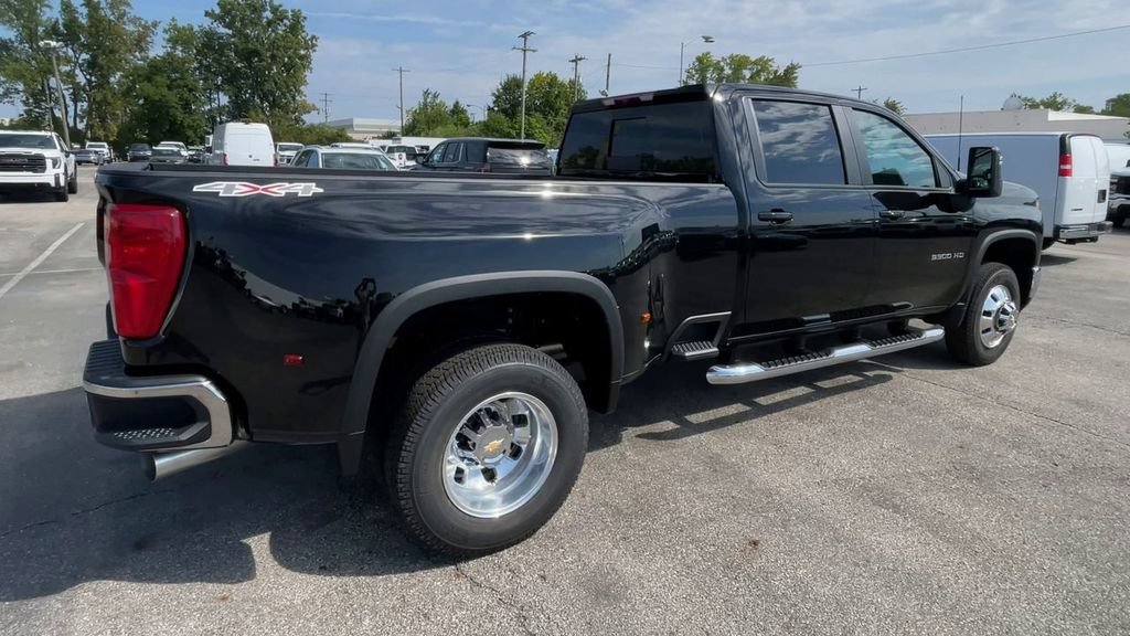 New 2026 Chevrolet Silverado 3500 LT w/ All Star Edition AWD/4WD image 2