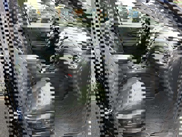 Used 2023 Chevrolet Equinox Premier image 9