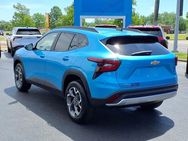 New 2026 Chevrolet Trax LT FWD image 3