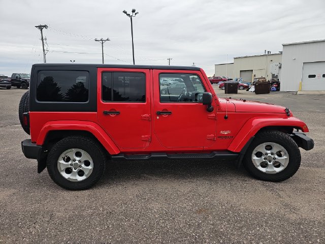 Used 2015 Jeep Wrangler Unlimited Sahara w/ Connectivity Group AWD/4WD image 6