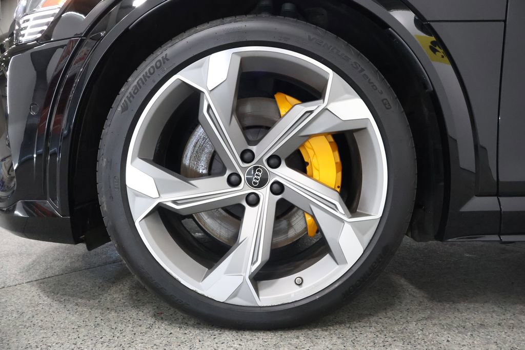 Used 2023 Audi e-tron S Premium Plus w/ Black Optic Package AWD/4WD image 5