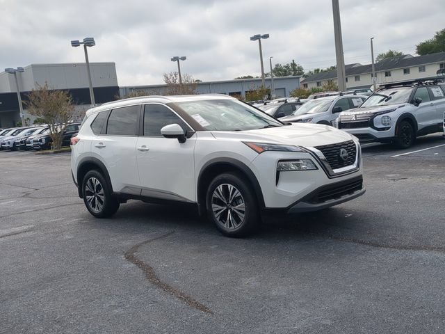 Used 2023 Nissan Rogue SV w/ SV Premium B Package FWD image 4