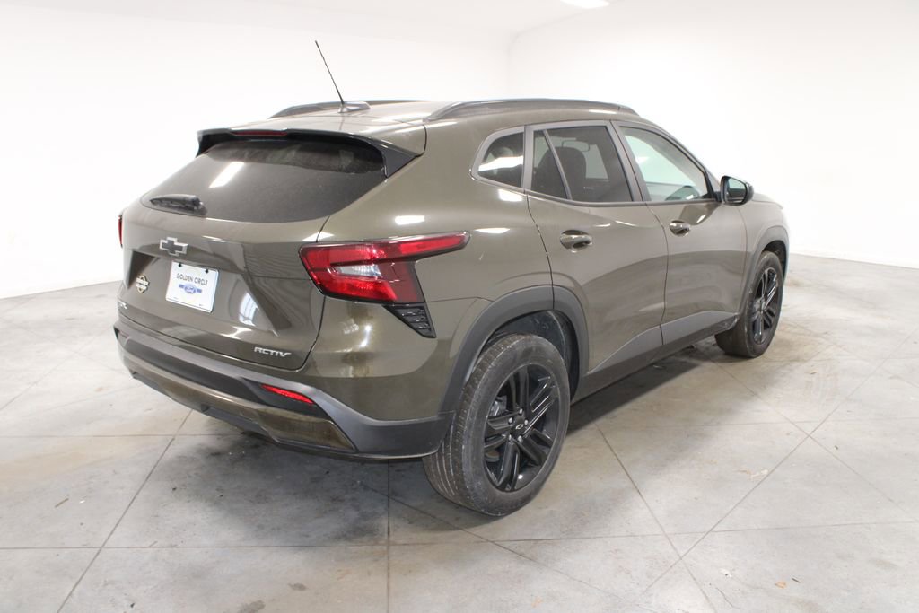 Used 2024 Chevrolet Trax ACTIV w/ Sunroof Package image 9