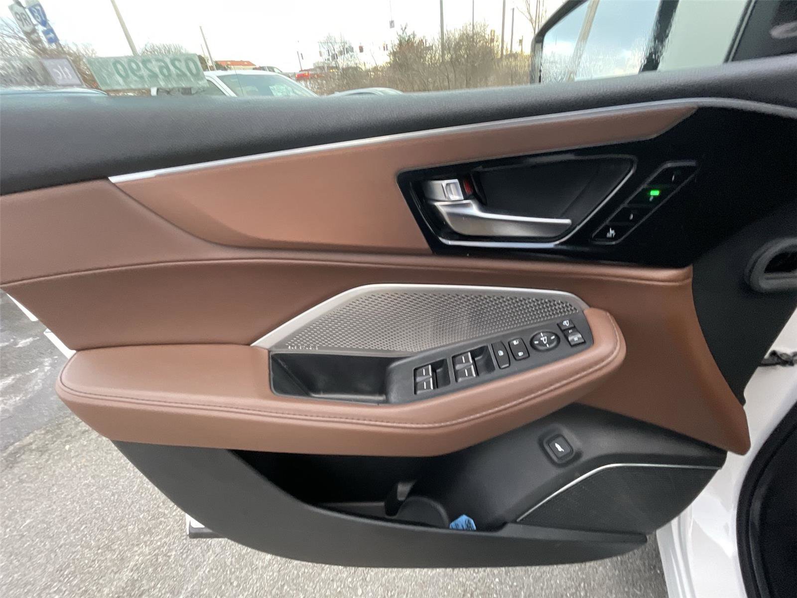 Used 2023 Acura MDX SH-AWD w/ Technology Package image 12