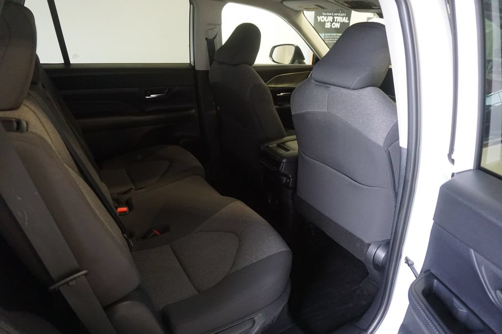 Certified 2025 Toyota Grand Highlander FWD image 22
