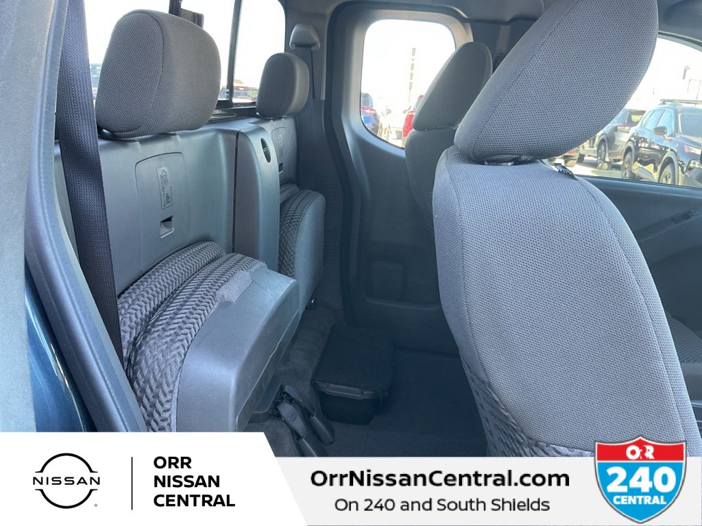 Used 2017 Nissan Frontier SV image 12