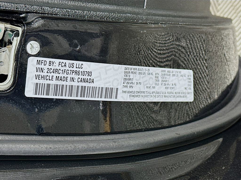 Used 2023 Chrysler Pacifica Touring image 34