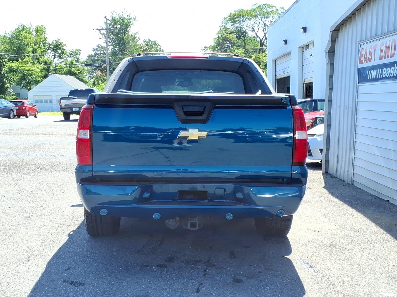Used 2007 Chevrolet Avalanche LTZ w/ LTZ Preferred Equipment Group AWD/4WD image 4