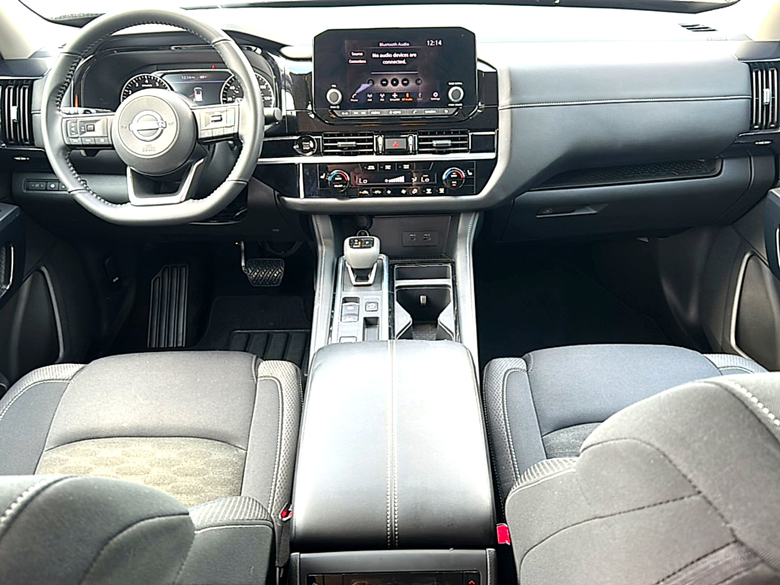 Used 2025 Nissan Pathfinder SV FWD image 21