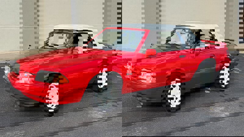 Used 1992 Ford Mustang LX image 3