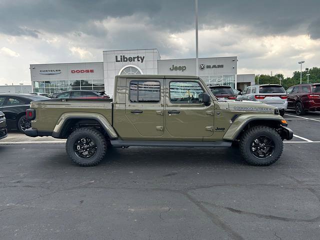 New 2025 Jeep Gladiator Sport image 2