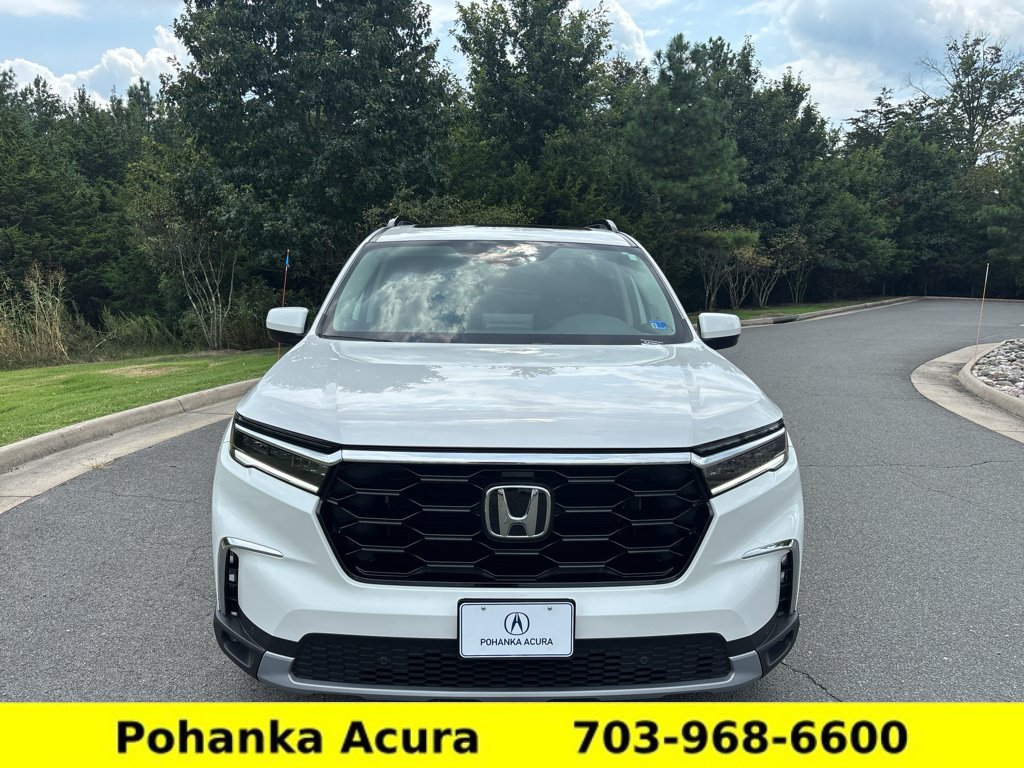 Used 2024 Honda Pilot Touring image 2