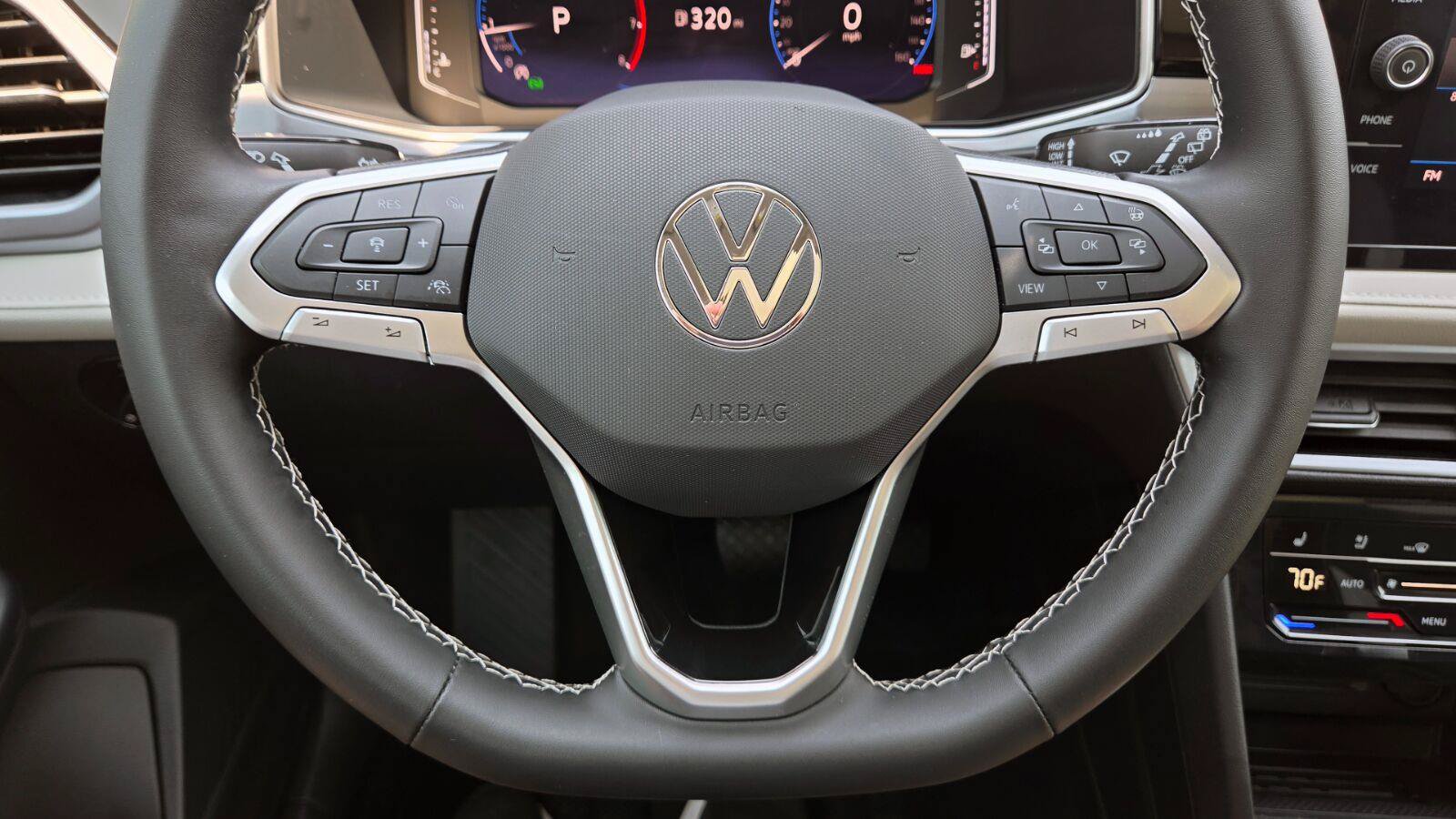 Used 2025 Volkswagen Taos SEL AWD/4WD image 25
