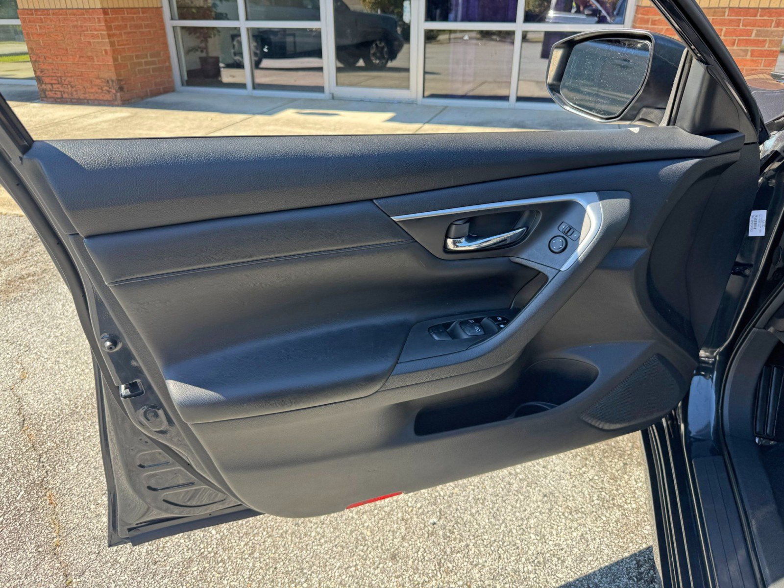 Used 2015 Nissan Altima 2.5 SV w/ Convenience Package FWD image 38
