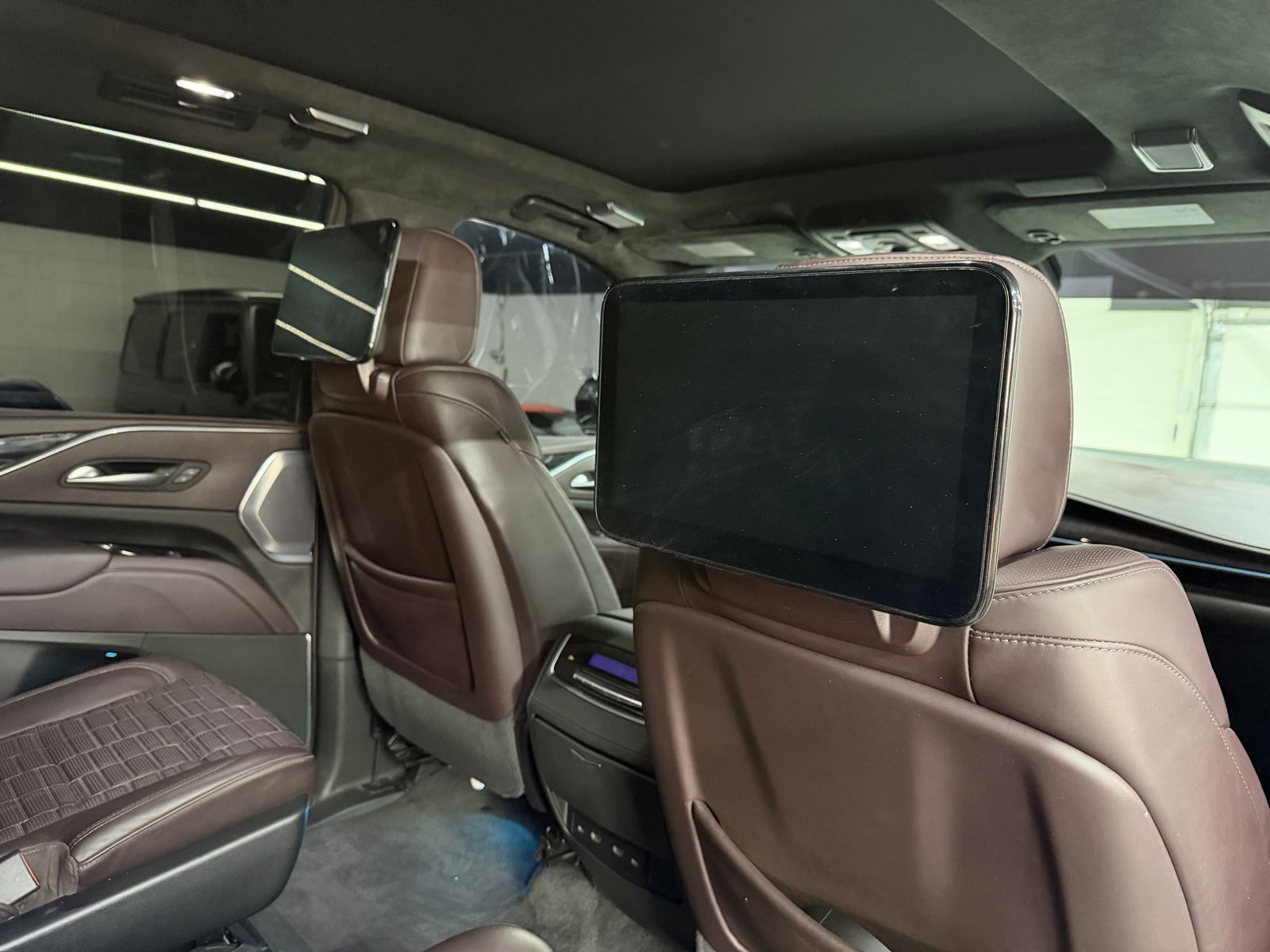 Used 2023 Cadillac Escalade Sport Platinum w/ LPO, ONYX Package image 20