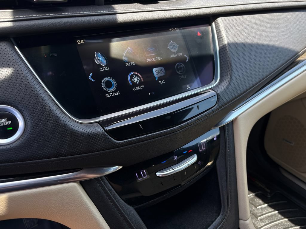 Used 2018 Cadillac XT5 FWD image 18