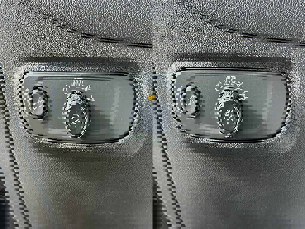 Used 2022 Chevrolet Equinox LT image 27