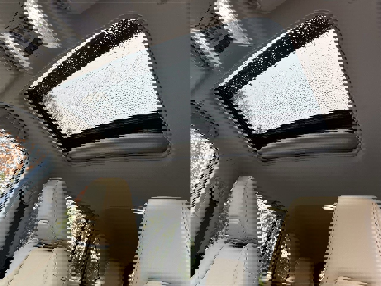 Used 2023 Toyota RAV4 XLE Premium image 23