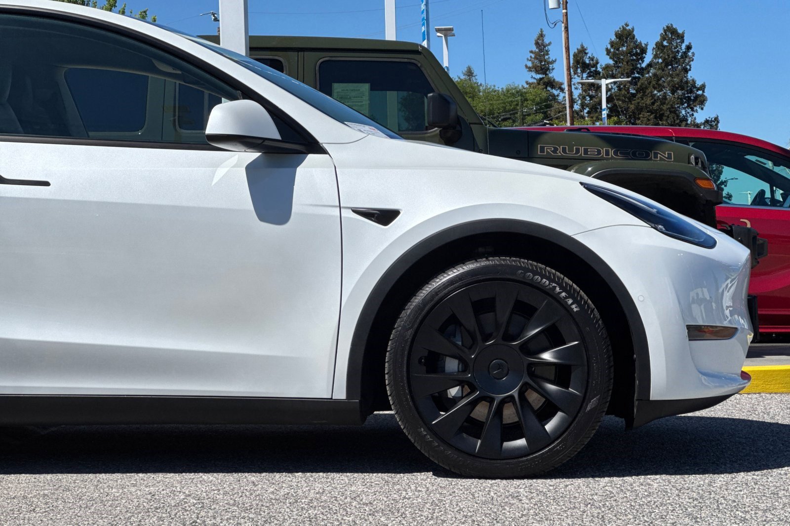 Used 2020 Tesla Model Y Long Range image 34