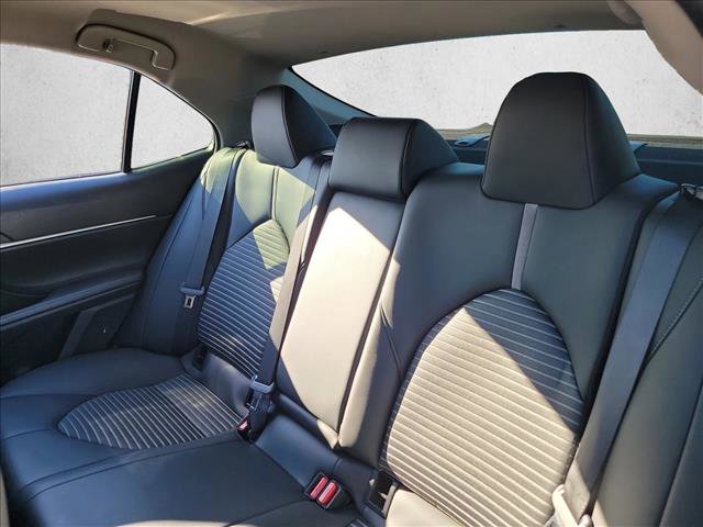 Used 2024 Toyota Camry SE image 14