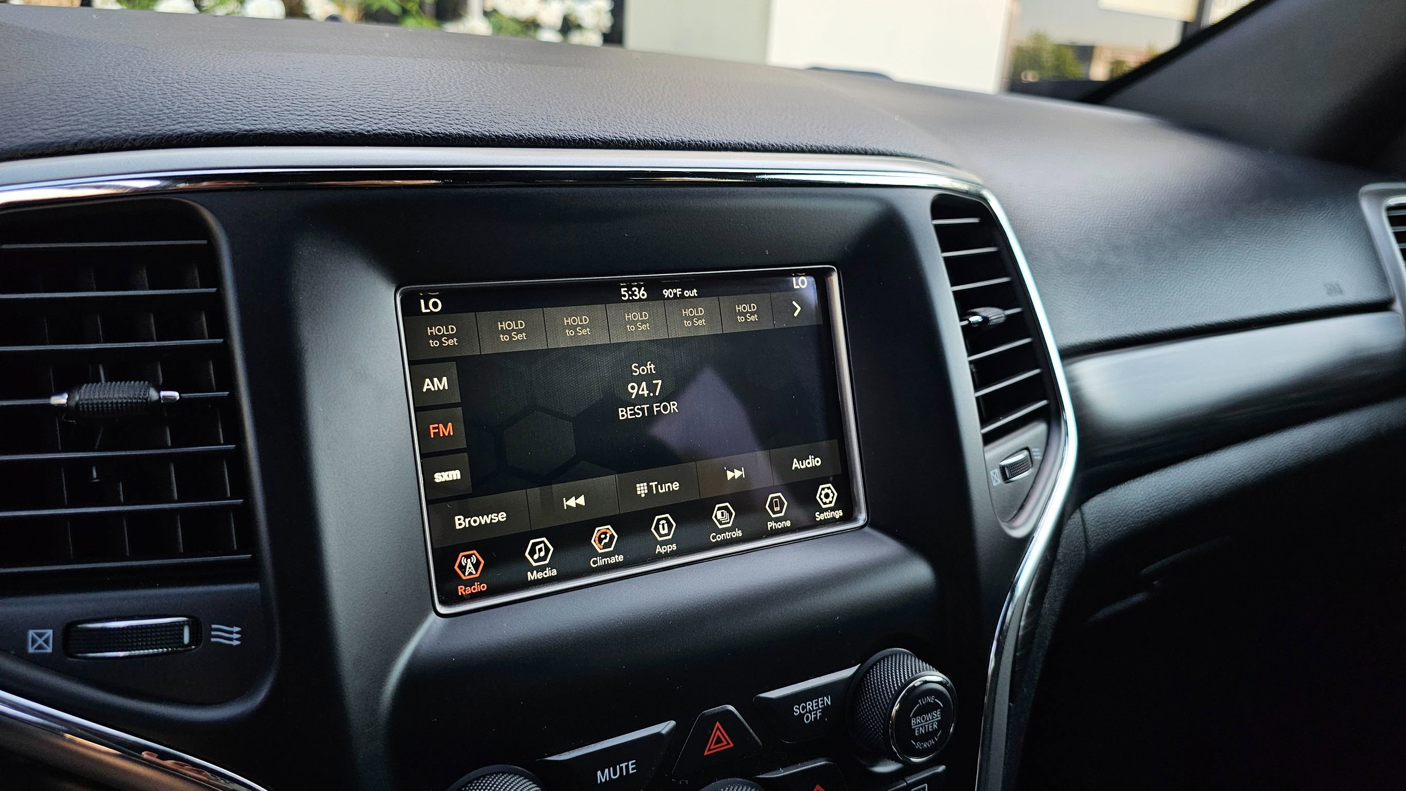 Used 2021 Jeep Grand Cherokee Laredo RWD image 30