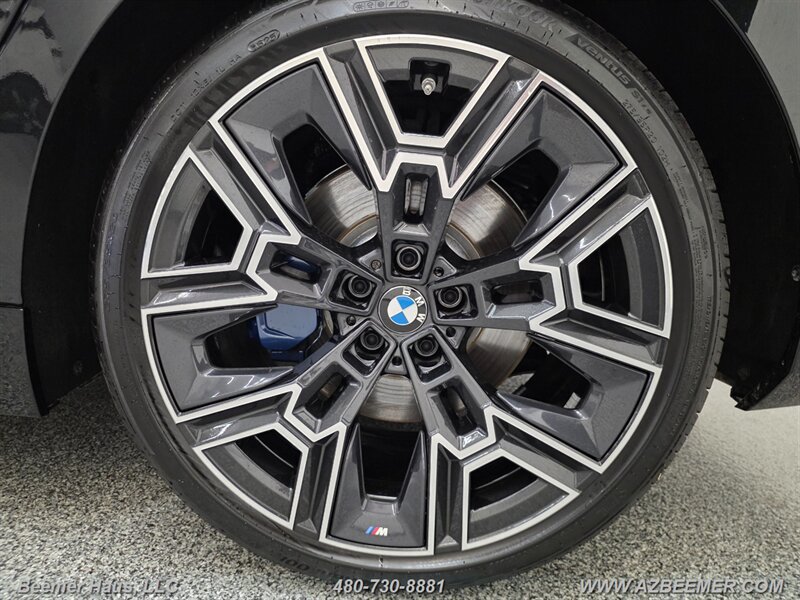 Used 2026 BMW 530i w/ M Sport Package RWD image 13