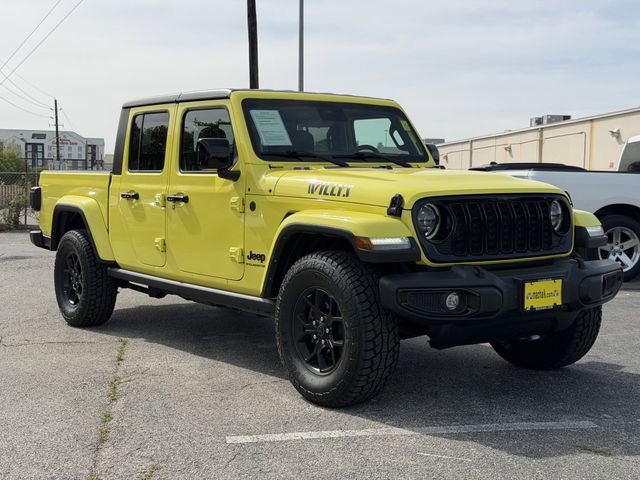 Used 2024 Jeep Gladiator Sport AWD/4WD image 2