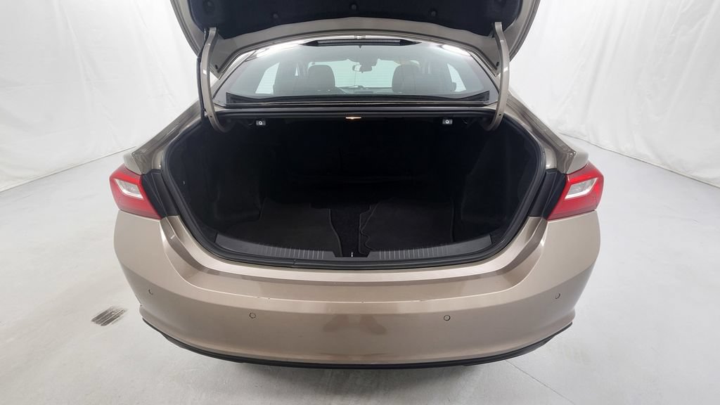 Used 2024 Chevrolet Malibu LT FWD image 15