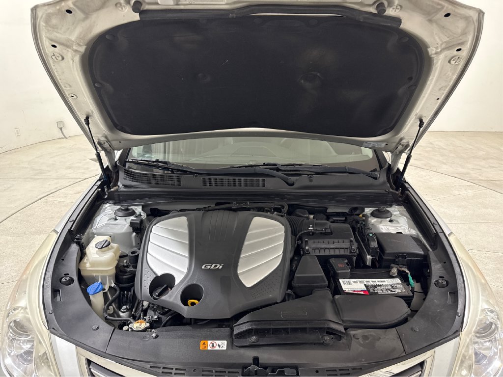 Used 2017 Hyundai Azera Limited FWD image 16