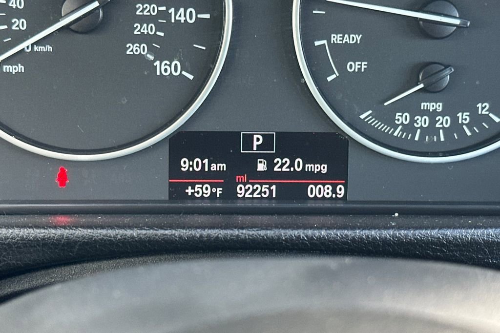 Used 2017 BMW 320i Sedan RWD image 27