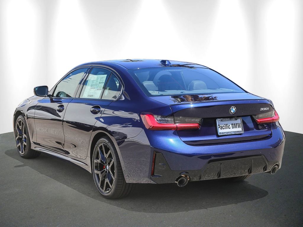 New 2026 BMW 330i Sedan w/ M Sport Package RWD image 4