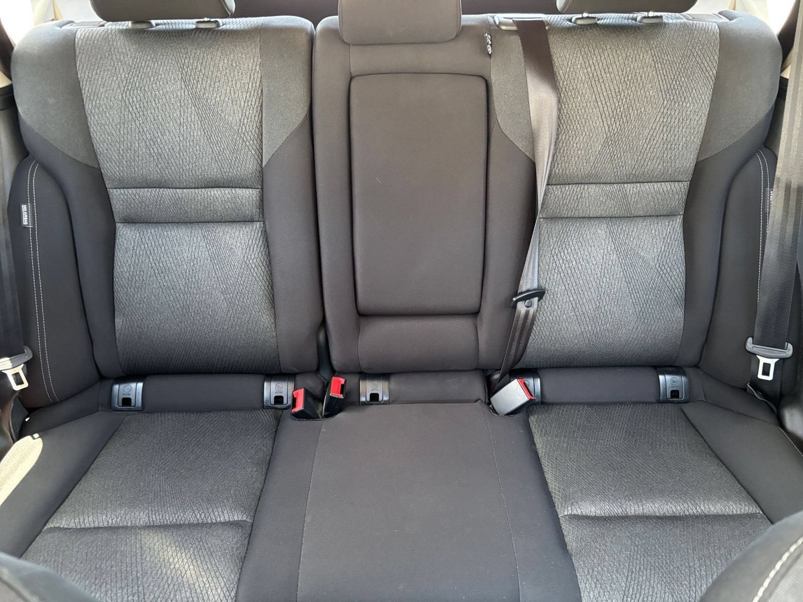 Used 2025 Nissan Rogue SV FWD image 39