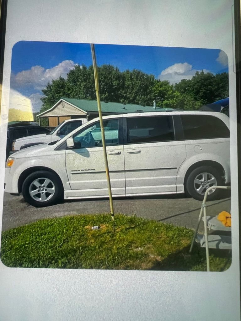 Used 2010 Dodge Grand Caravan SXT w/ Trailer Tow Group image 8