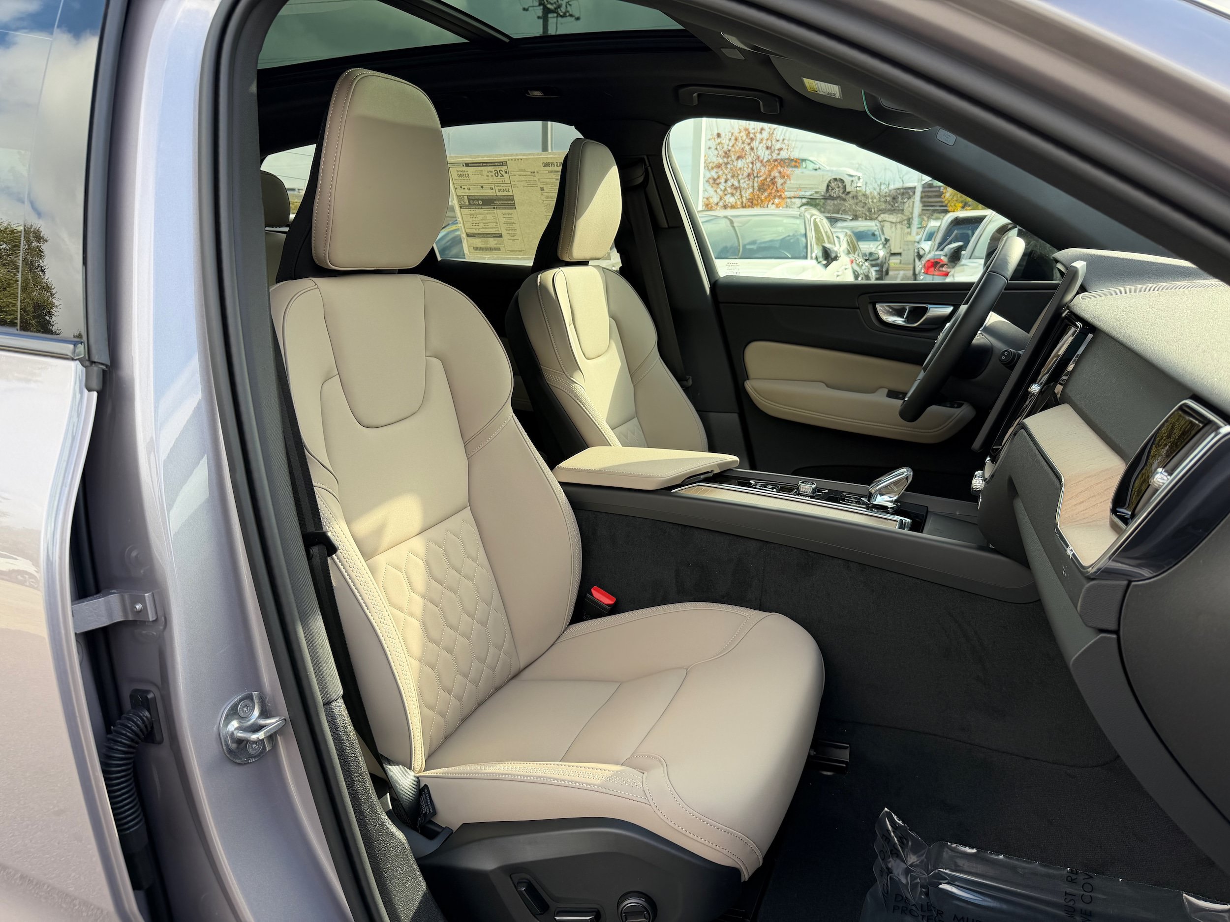 New 2026 Volvo XC60 B5 Core AWD/4WD image 8