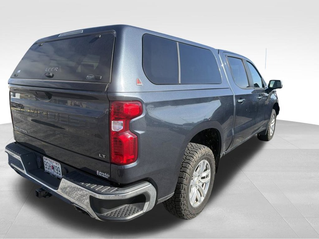 Used 2022 Chevrolet Silverado 1500 LT AWD/4WD image 32