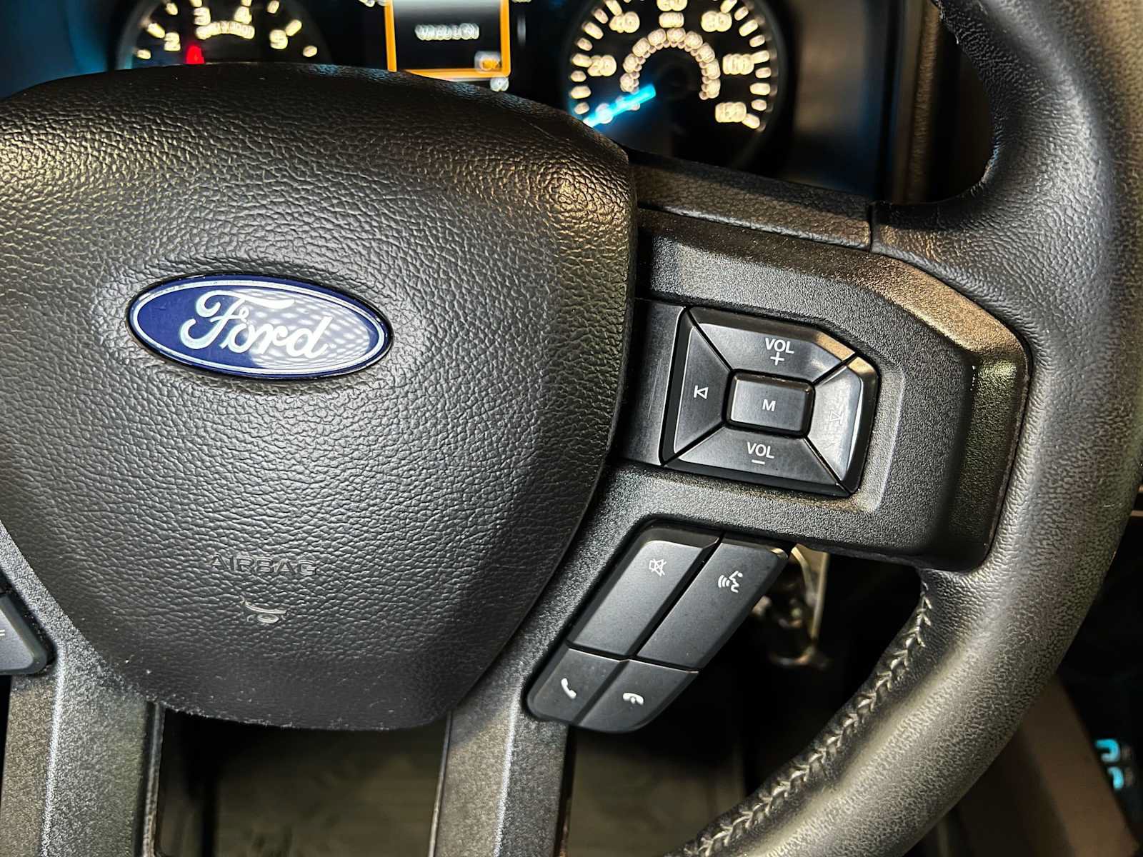 Used 2017 Ford F150 XLT w/ Equipment Group 302A Luxury AWD/4WD image 32