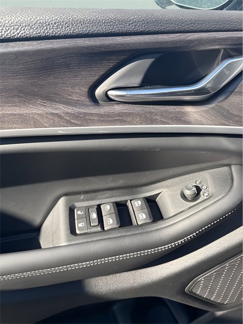 New 2025 Jeep Grand Cherokee L Limited image 10