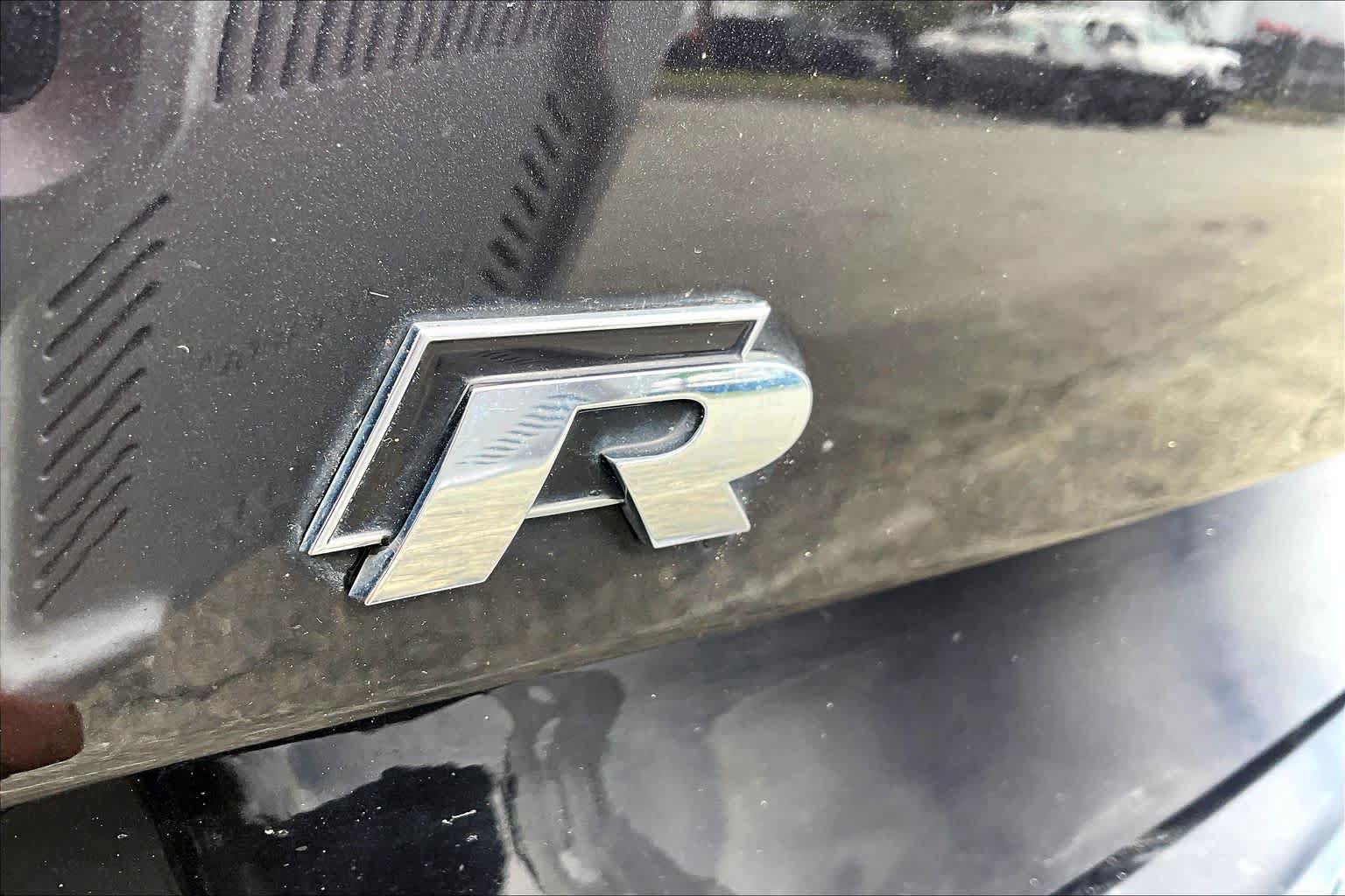 Used 2018 Volkswagen Golf R 4-Door AWD/4WD image 8