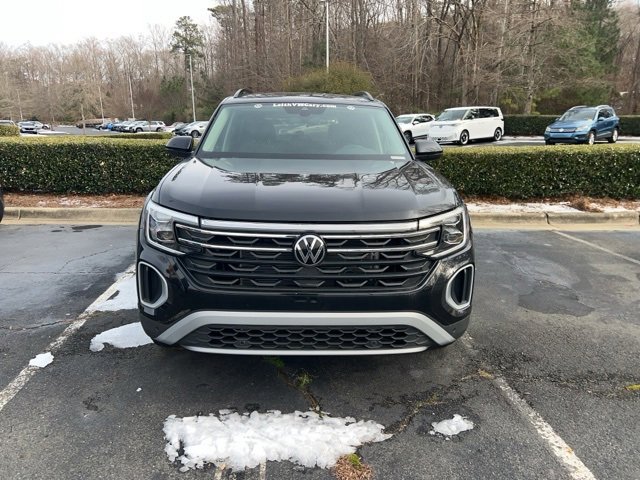 Used 2025 Volkswagen Atlas Peak Edition SE image 5