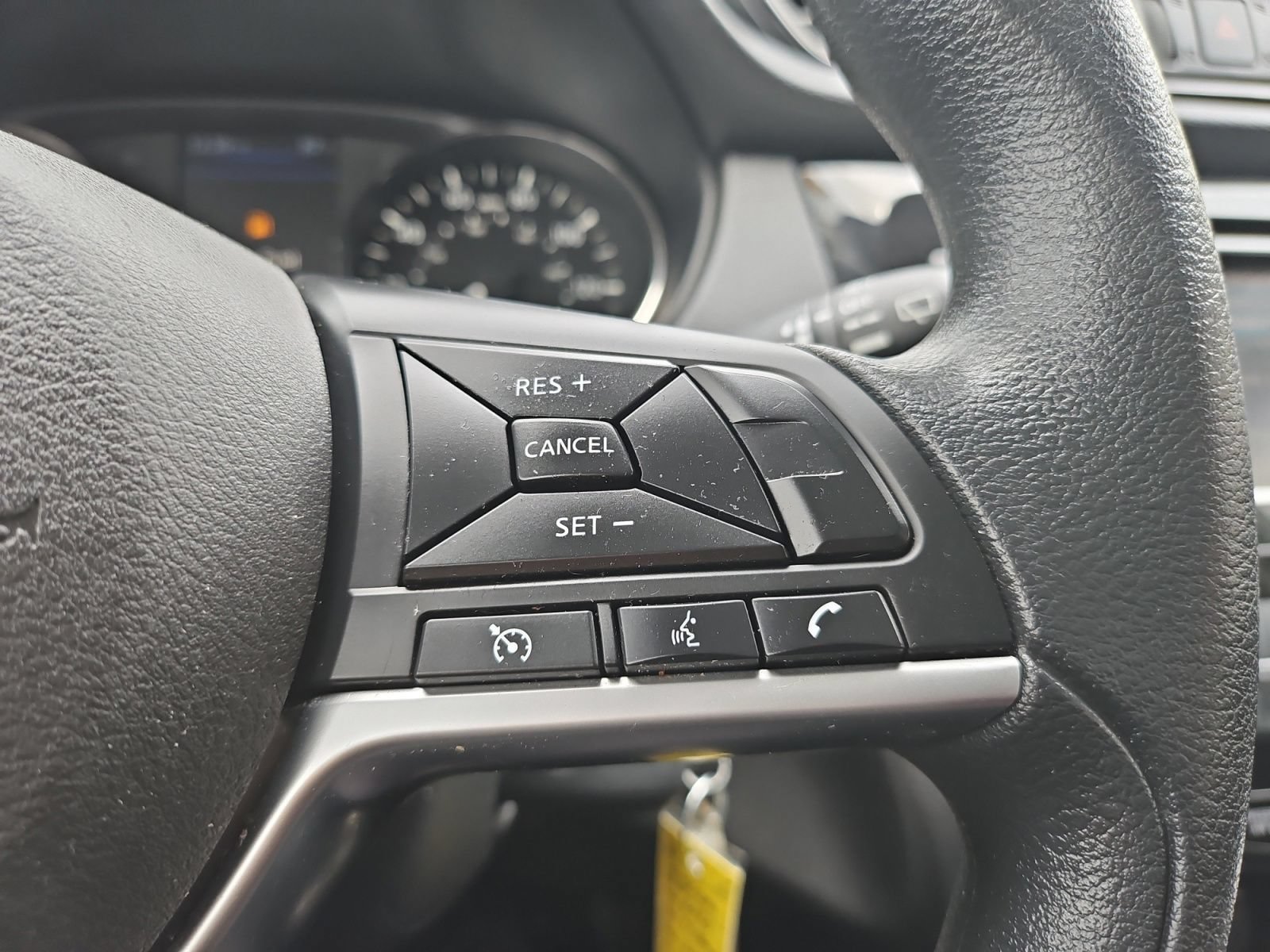 Used 2020 Nissan Rogue S FWD image 28