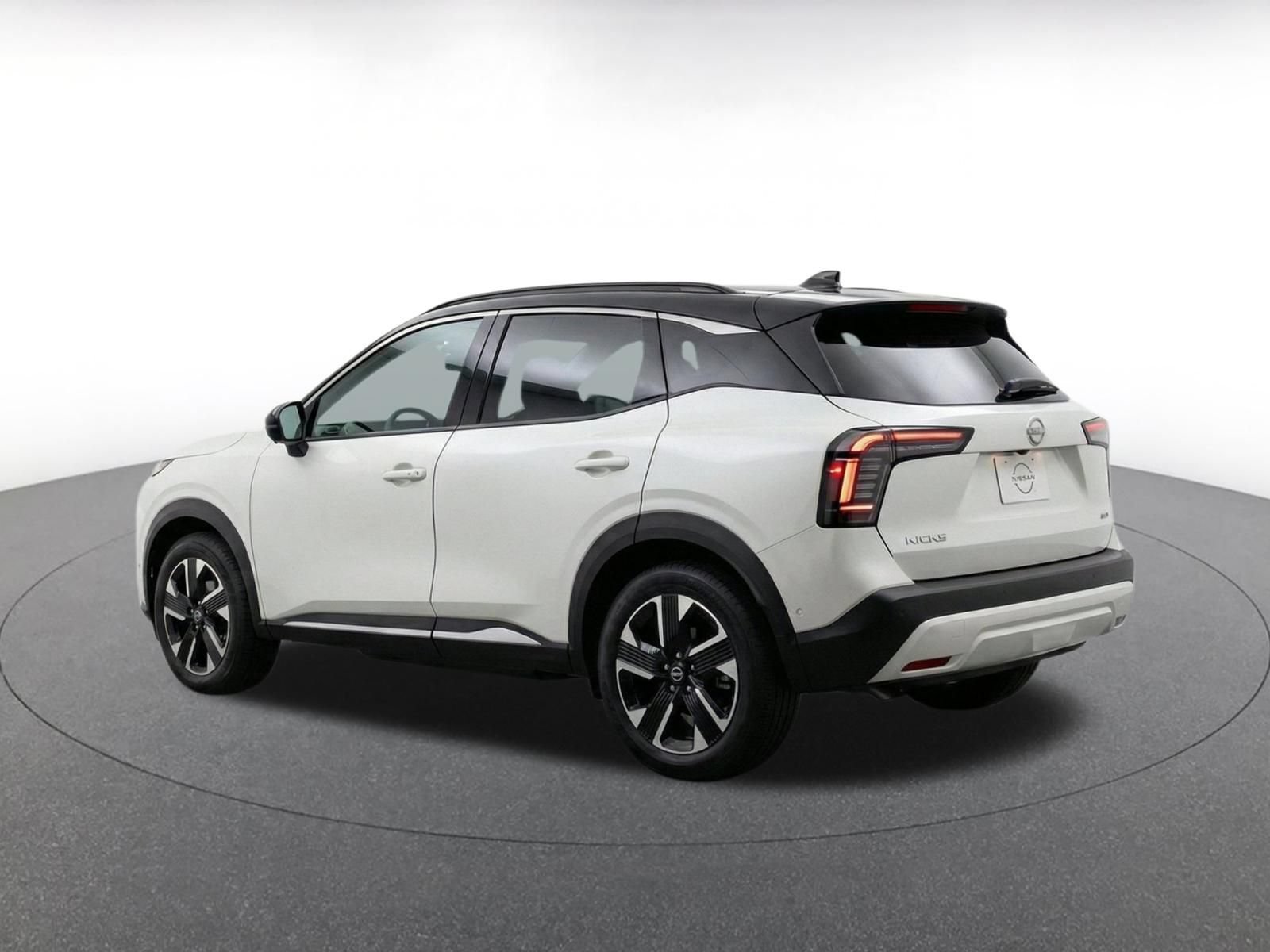 Used 2026 Nissan Kicks SV w/ Cold Weather Package AWD/4WD image 7