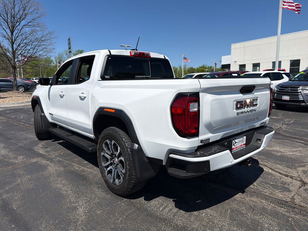 Used 2024 GMC Canyon AT4 w/ AT4 Premium Package AWD/4WD image 10