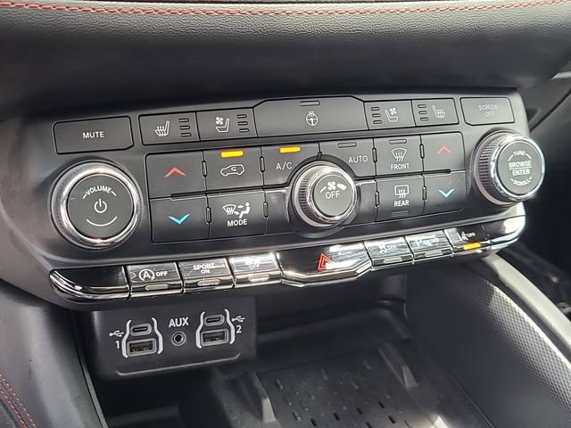 Used 2025 Dodge Durango GT AWD/4WD image 29