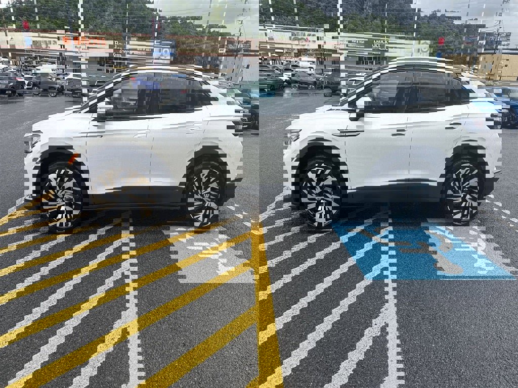 New 2025 Volkswagen ID.4 Pro S Plus video 3