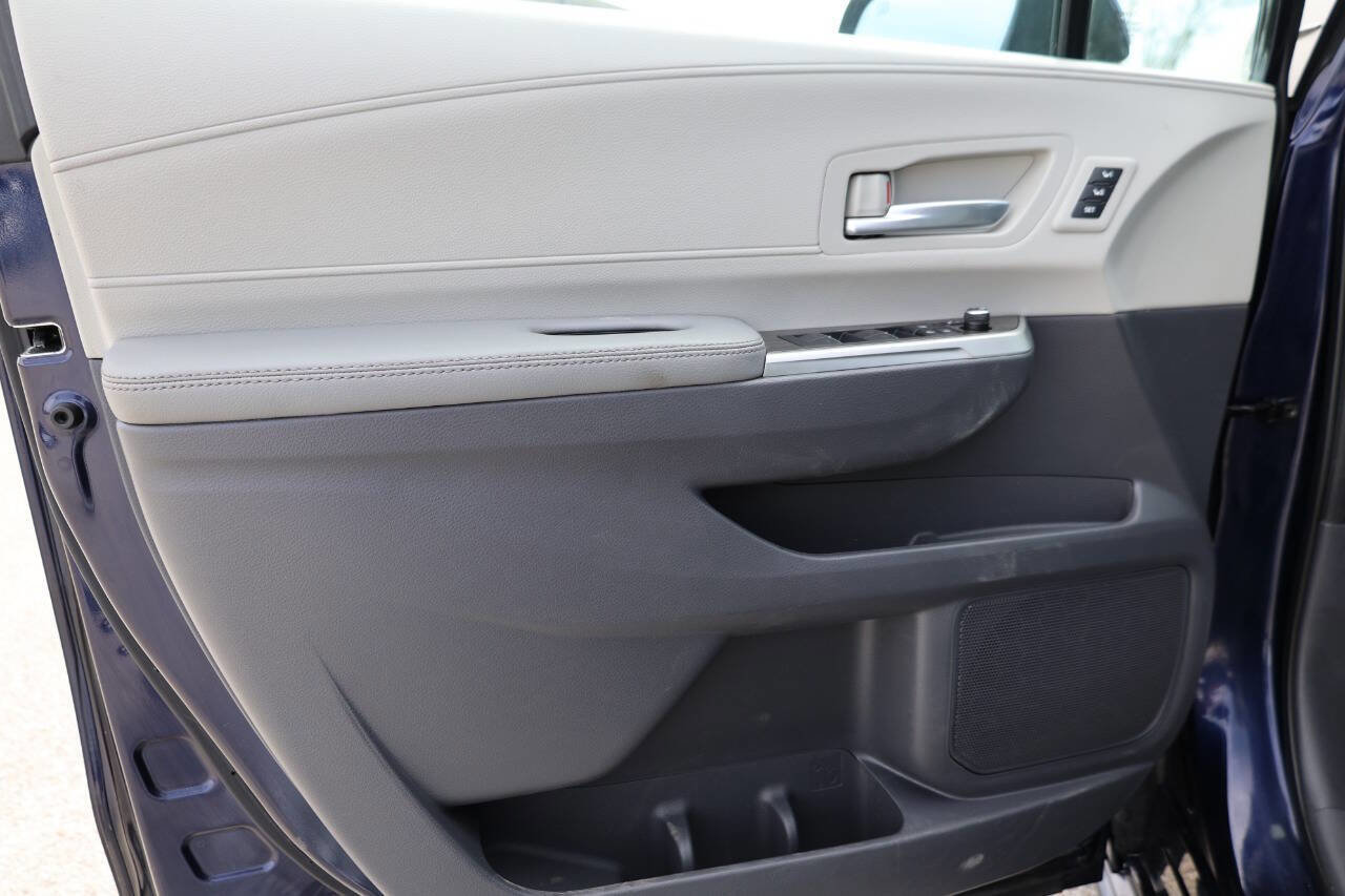 Used 2023 Toyota Sienna Limited AWD/4WD image 12