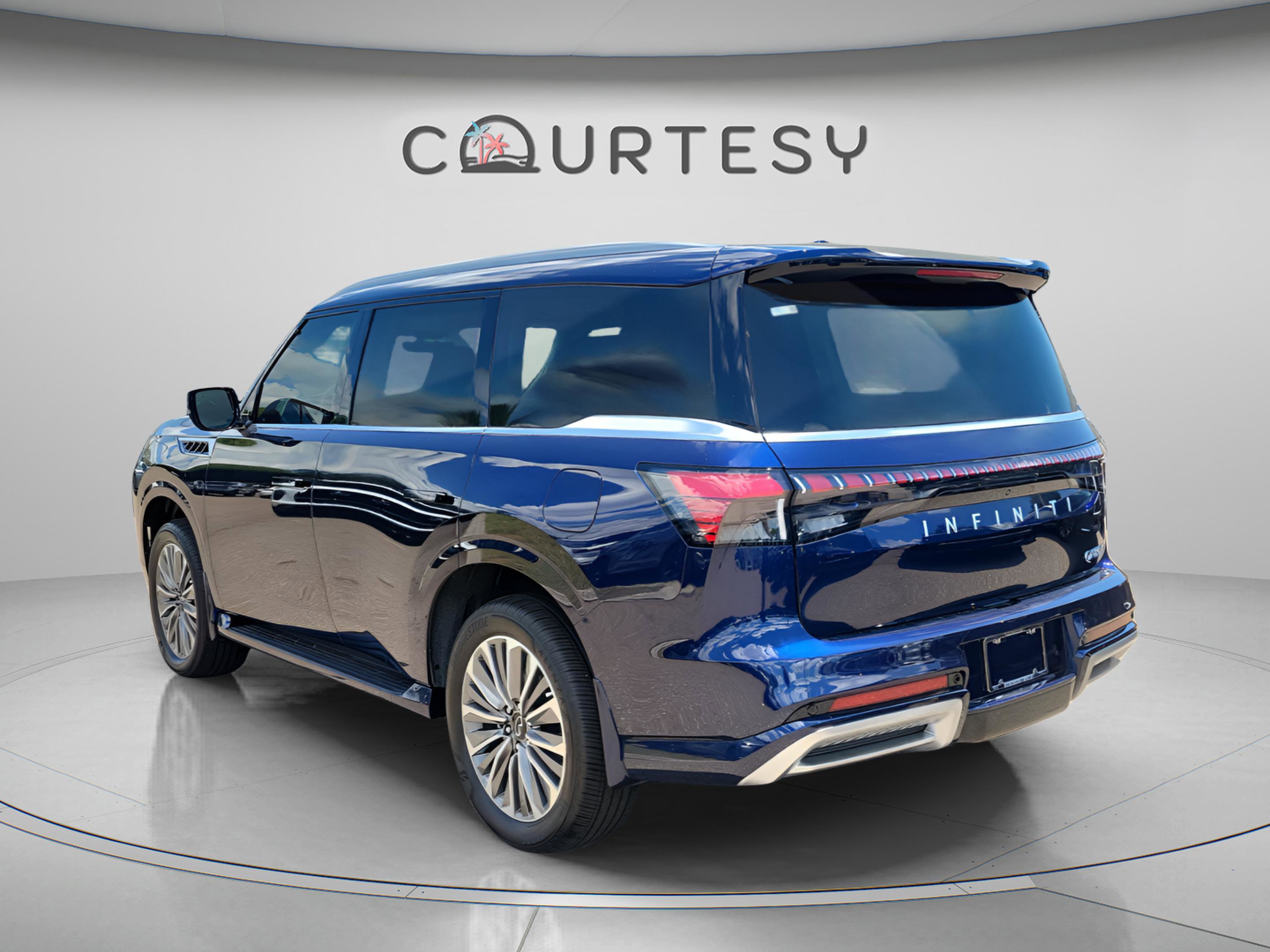 Used 2026 INFINITI QX80 Luxe w/ Cargo Package AWD/4WD image 2