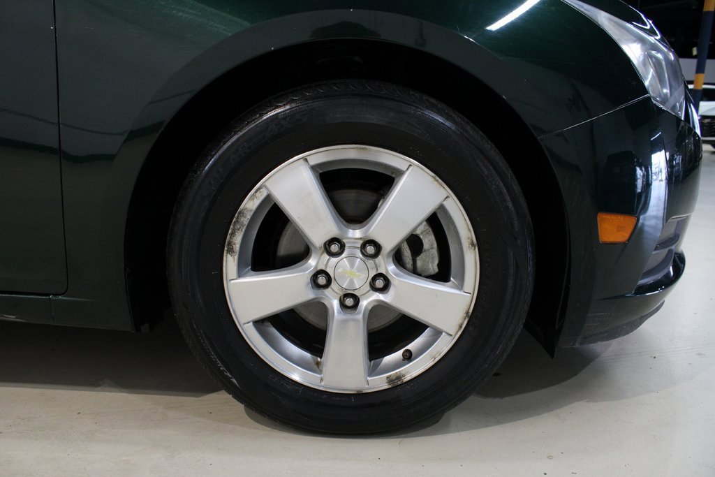 Used 2014 Chevrolet Cruze LT image 8
